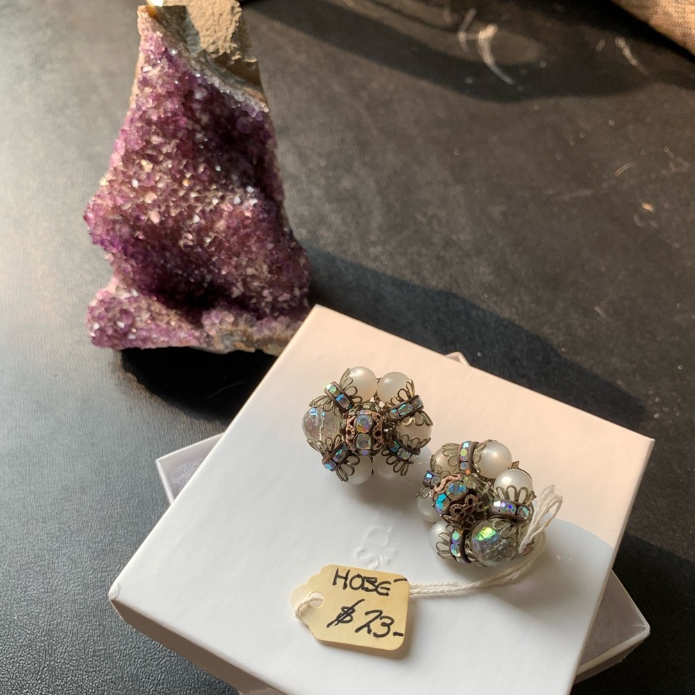 Antique Hobe Clip Earring